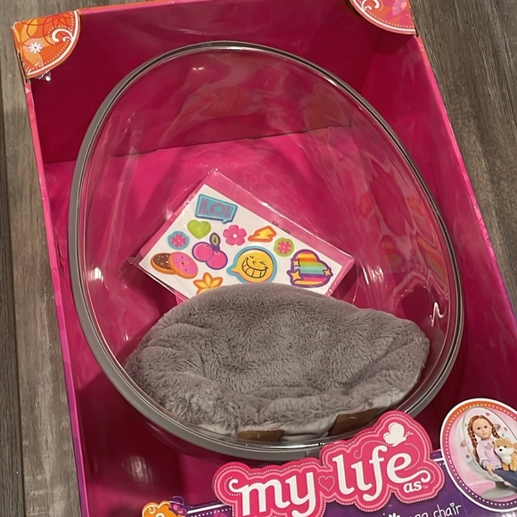 NWT 2017 Retired My Life as a Mini Clear Egg Chair 7” Doll size - Picture 4 of 6